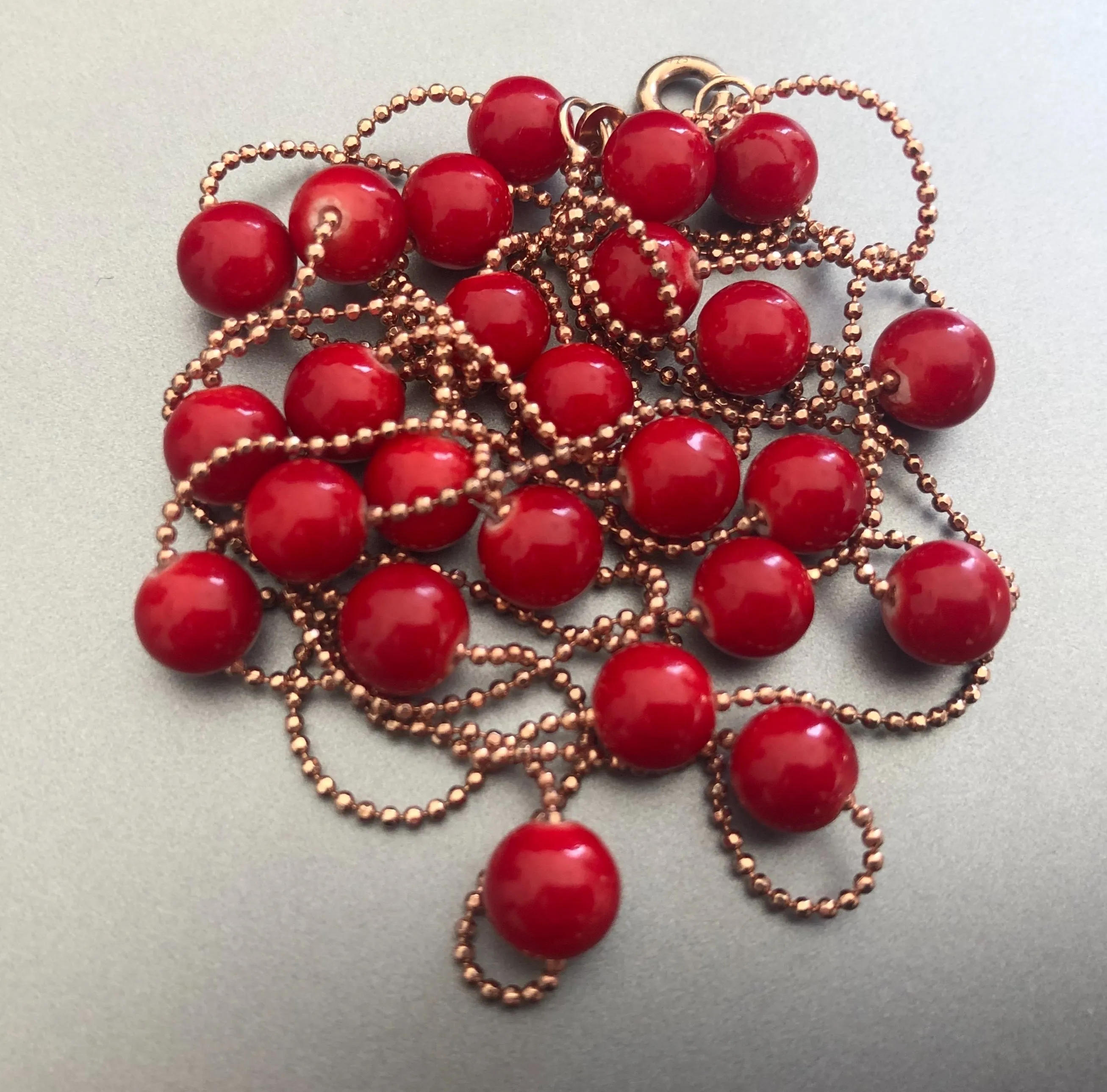 100 cm long chain with Coral beads