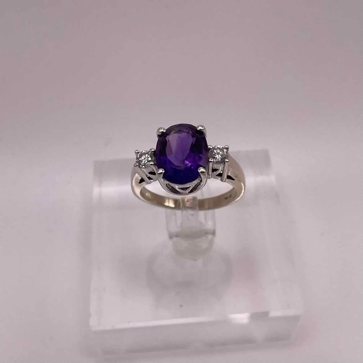 18K WHITE GOLD AMETHYST & DIAMOND Woman's RING Size 6
