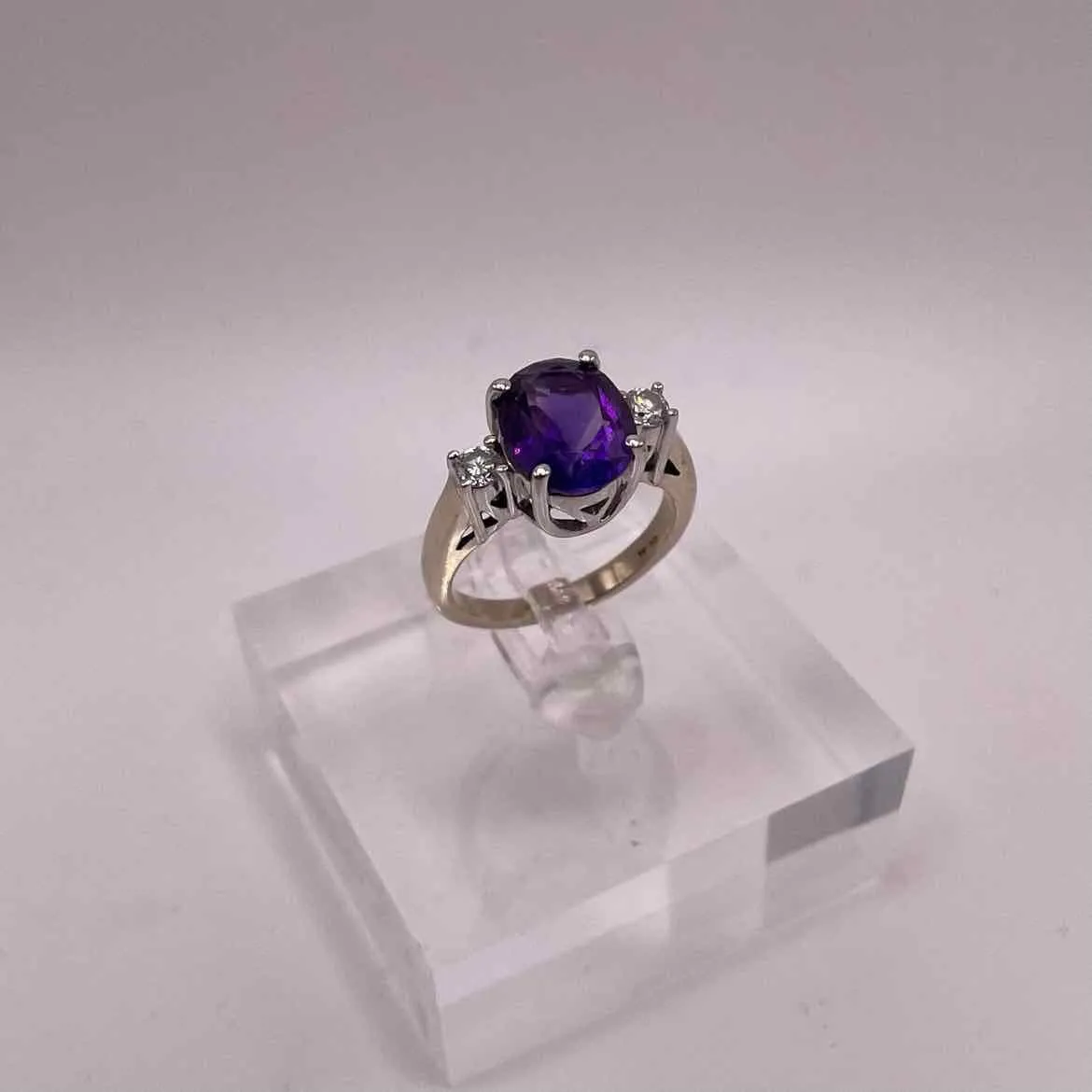 18K WHITE GOLD AMETHYST & DIAMOND Woman's RING Size 6