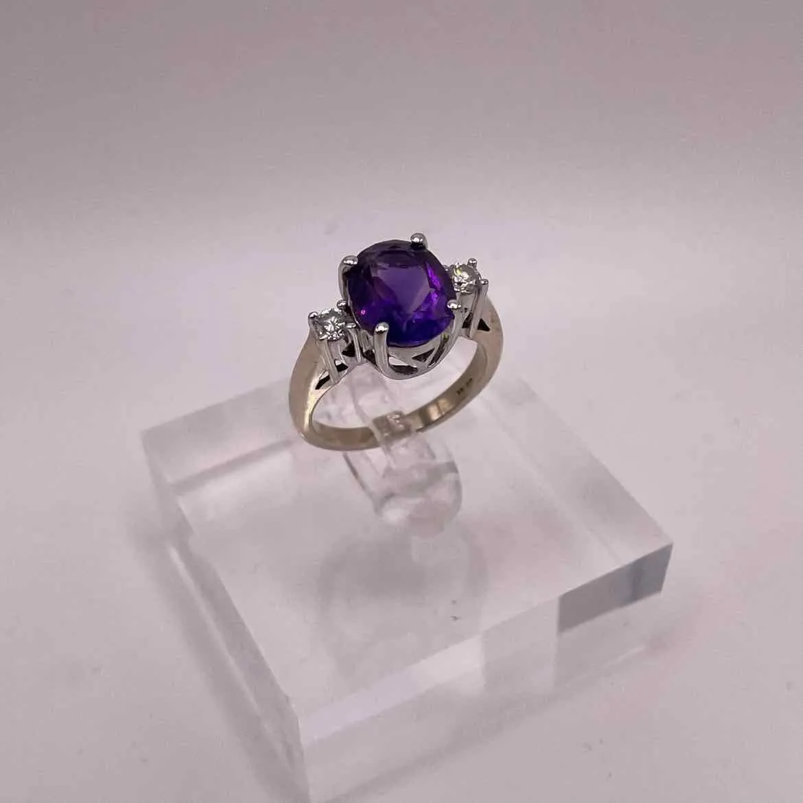18K WHITE GOLD AMETHYST & DIAMOND Woman's RING Size 6