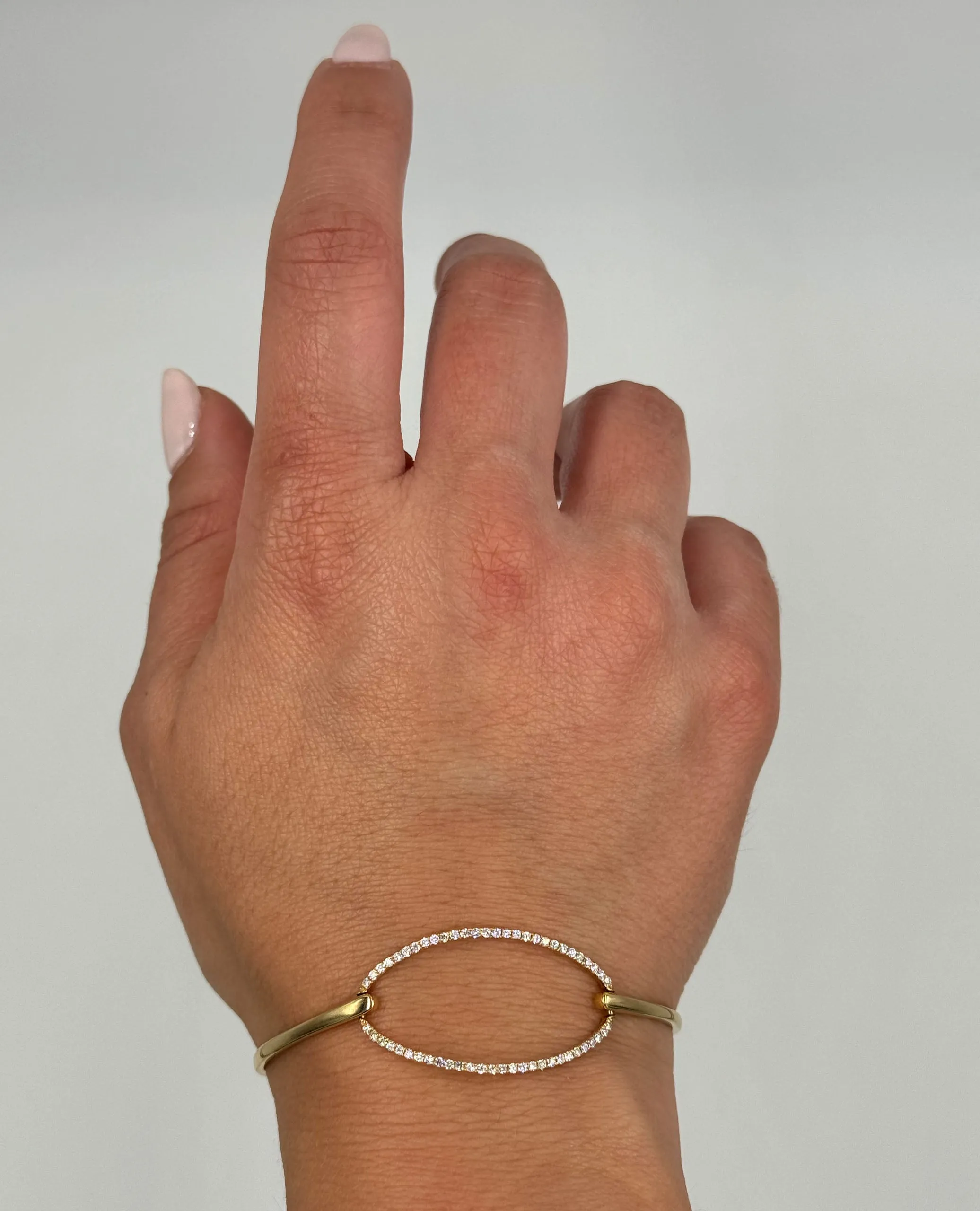 18K Yellow Gold Oval Diamond Bangle