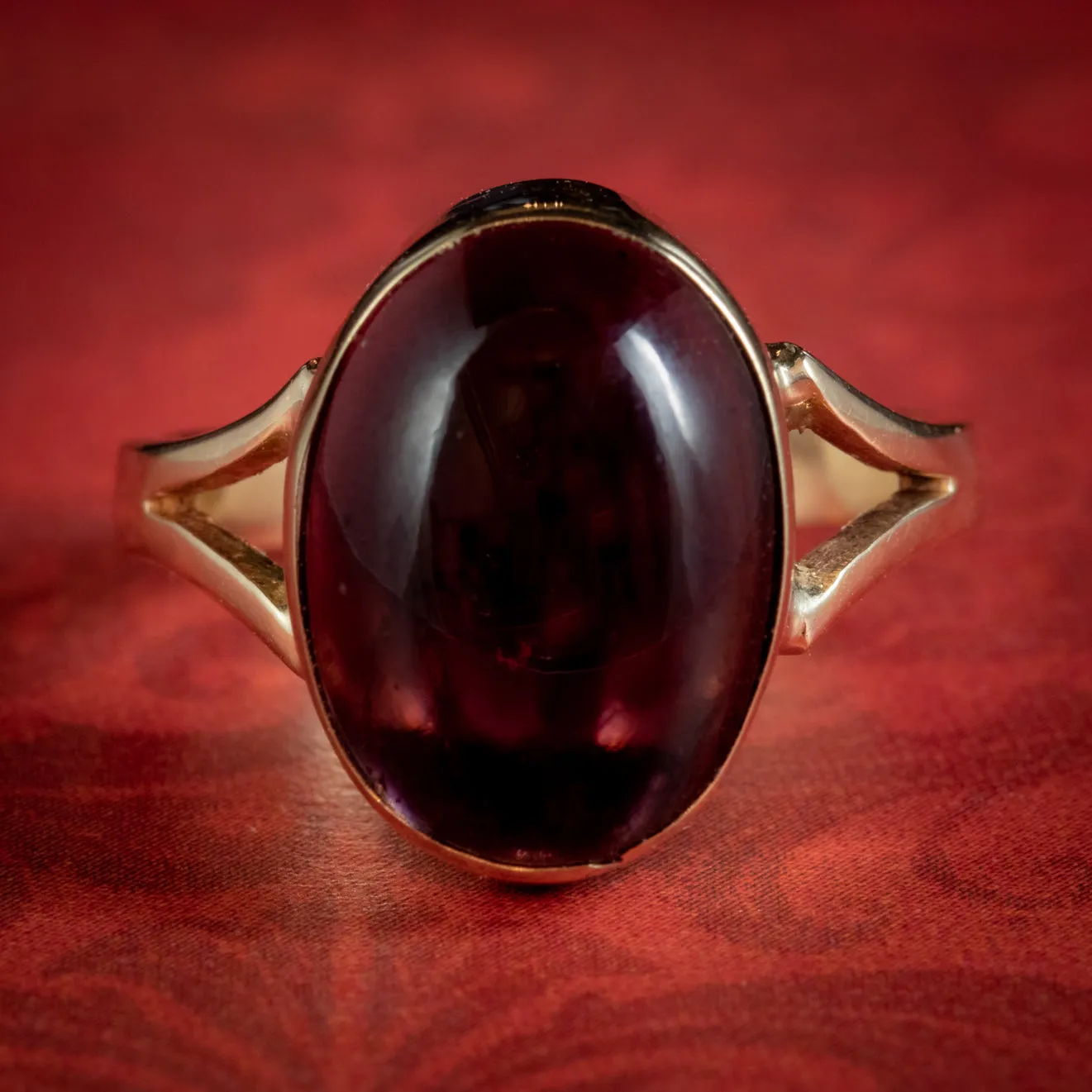 Antique Victorian 6ct Cabochon Garnet Ring 9ct Gold Circa 1900