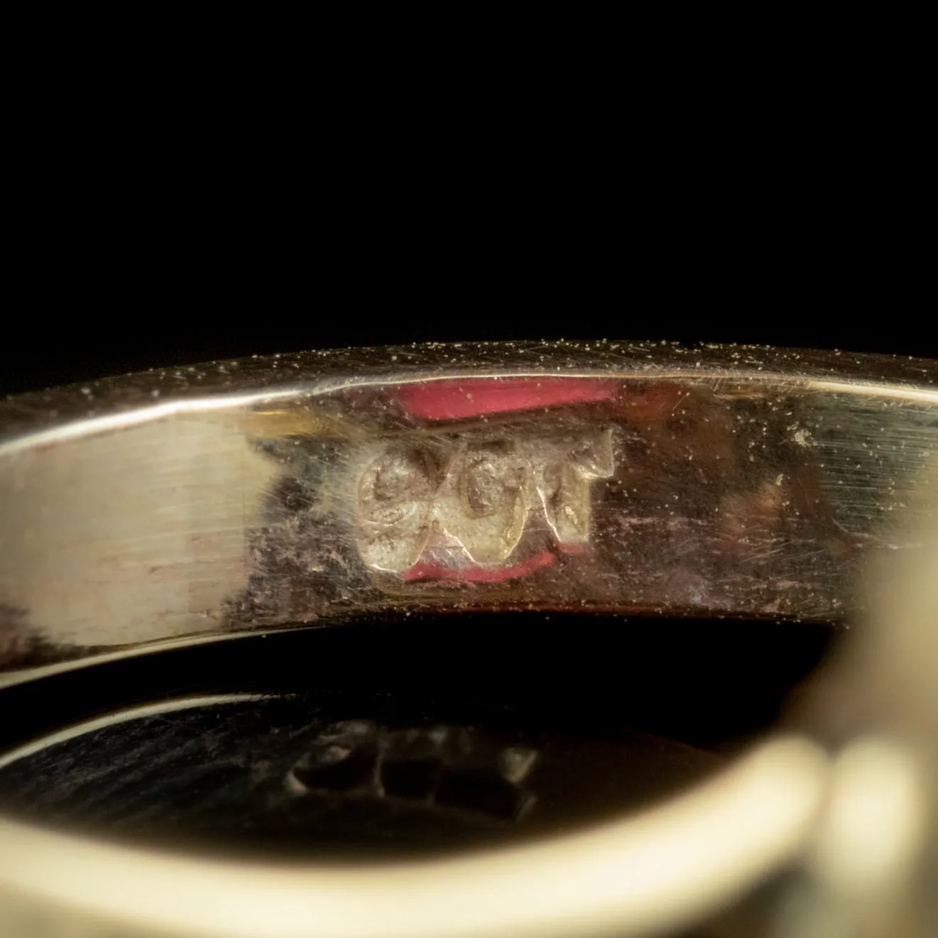 Antique Victorian 6ct Cabochon Garnet Ring 9ct Gold Circa 1900
