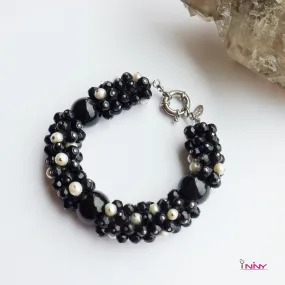 Bunch of Onyx & Fresh Water Pearl Bracelet