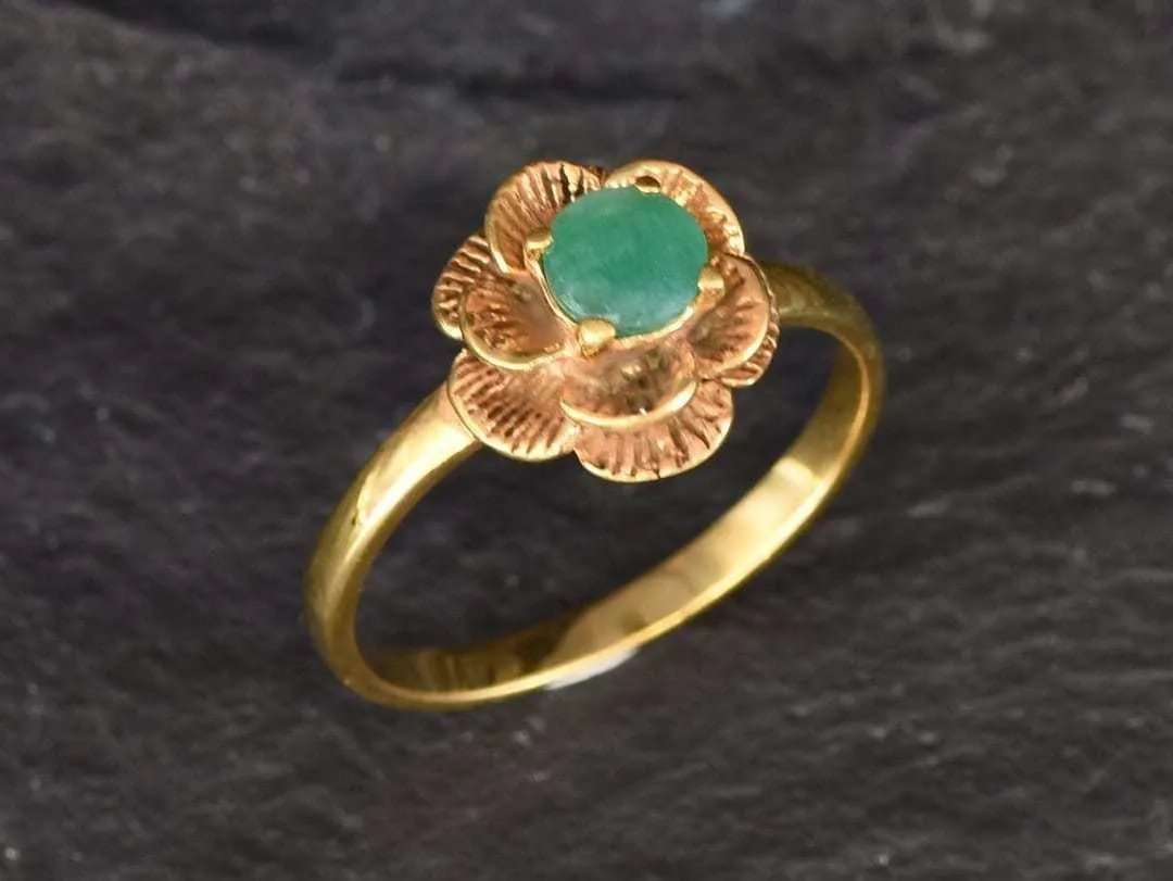 Emerald Vintage Flower Ring - Gold Rose Ring, Natural Emerald Ring