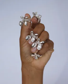 FINGER BOW // silver cuff ring