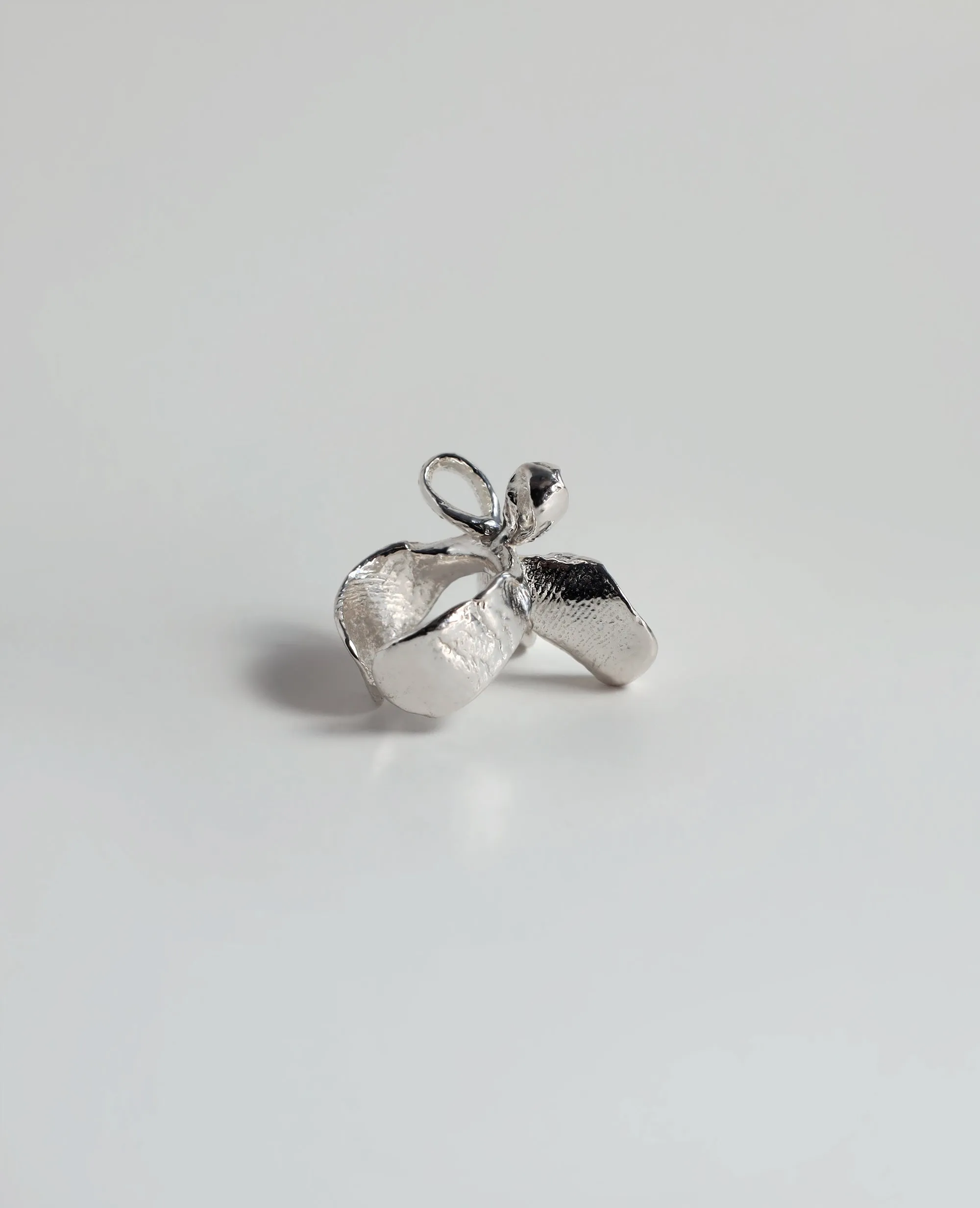 FINGER BOW // silver cuff ring