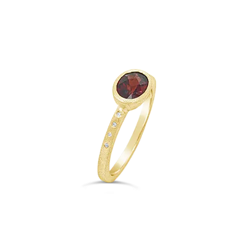 Garnet & Diamond Ring