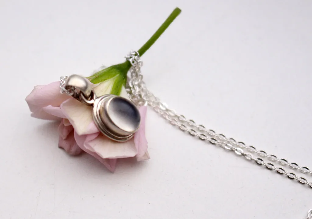 Glorious 925 Silver Sterling Moonstone Pendant