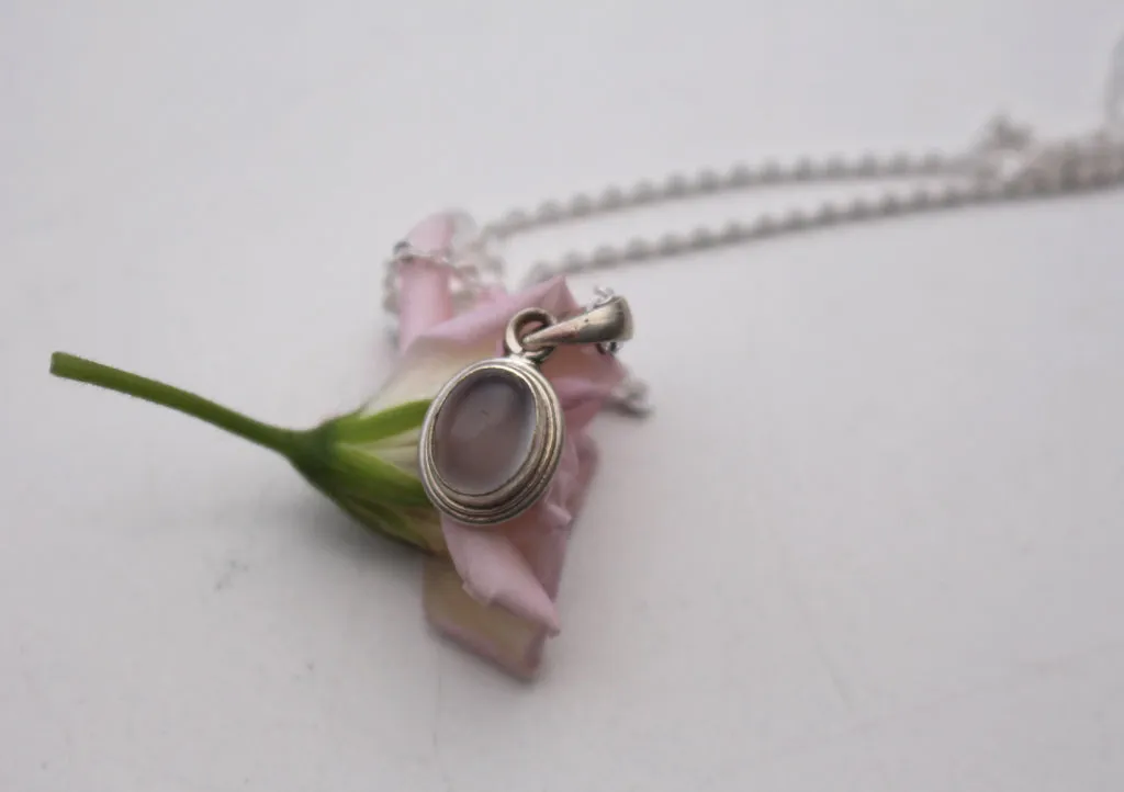 Glorious 925 Silver Sterling Moonstone Pendant