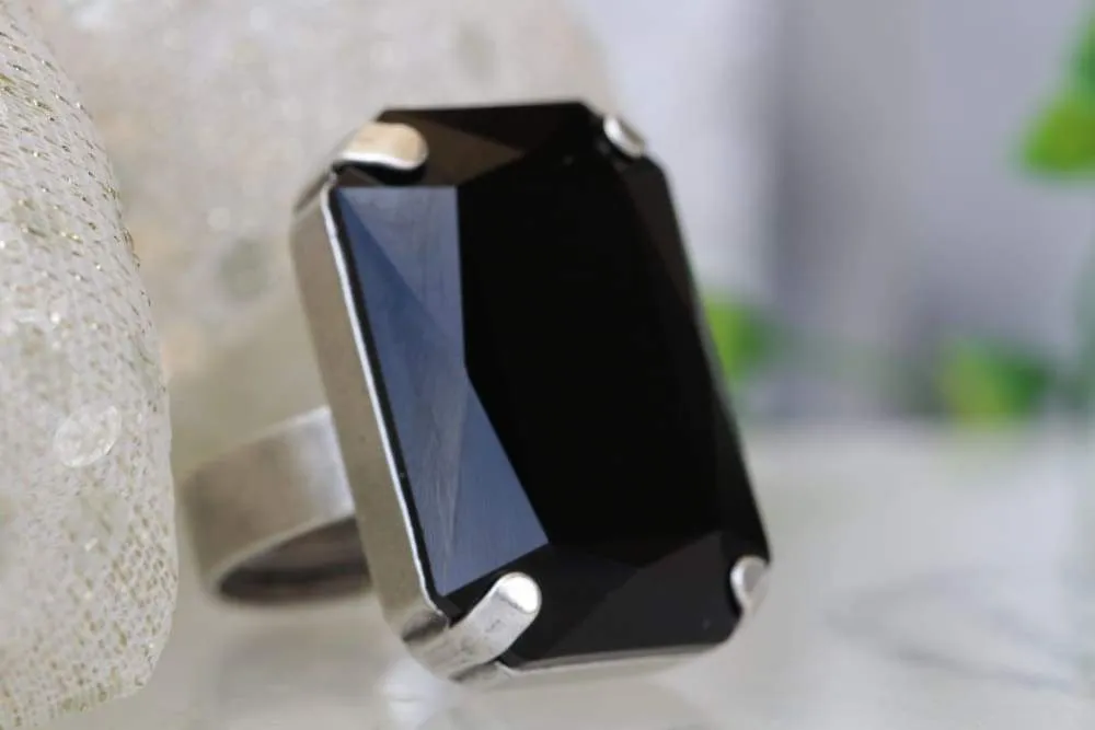 JET BLACK RING