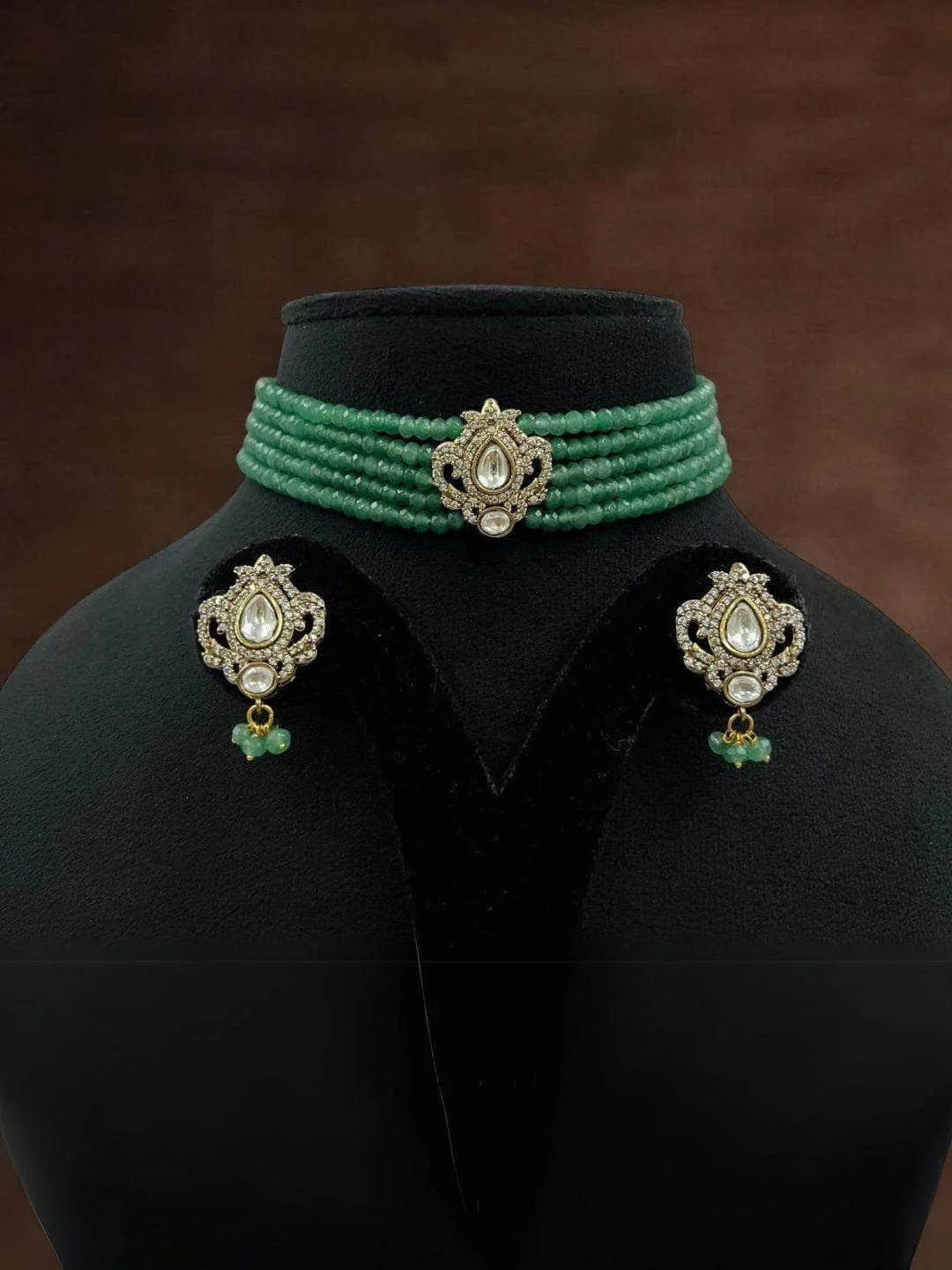Kundan Studded Onyx Choker
