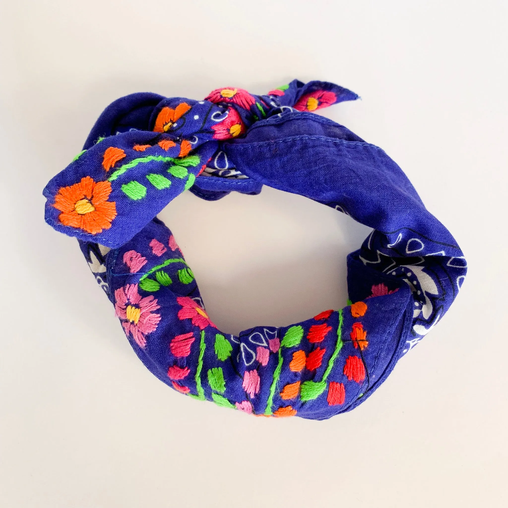 Neck scarves with Flowers (Assorted colors)