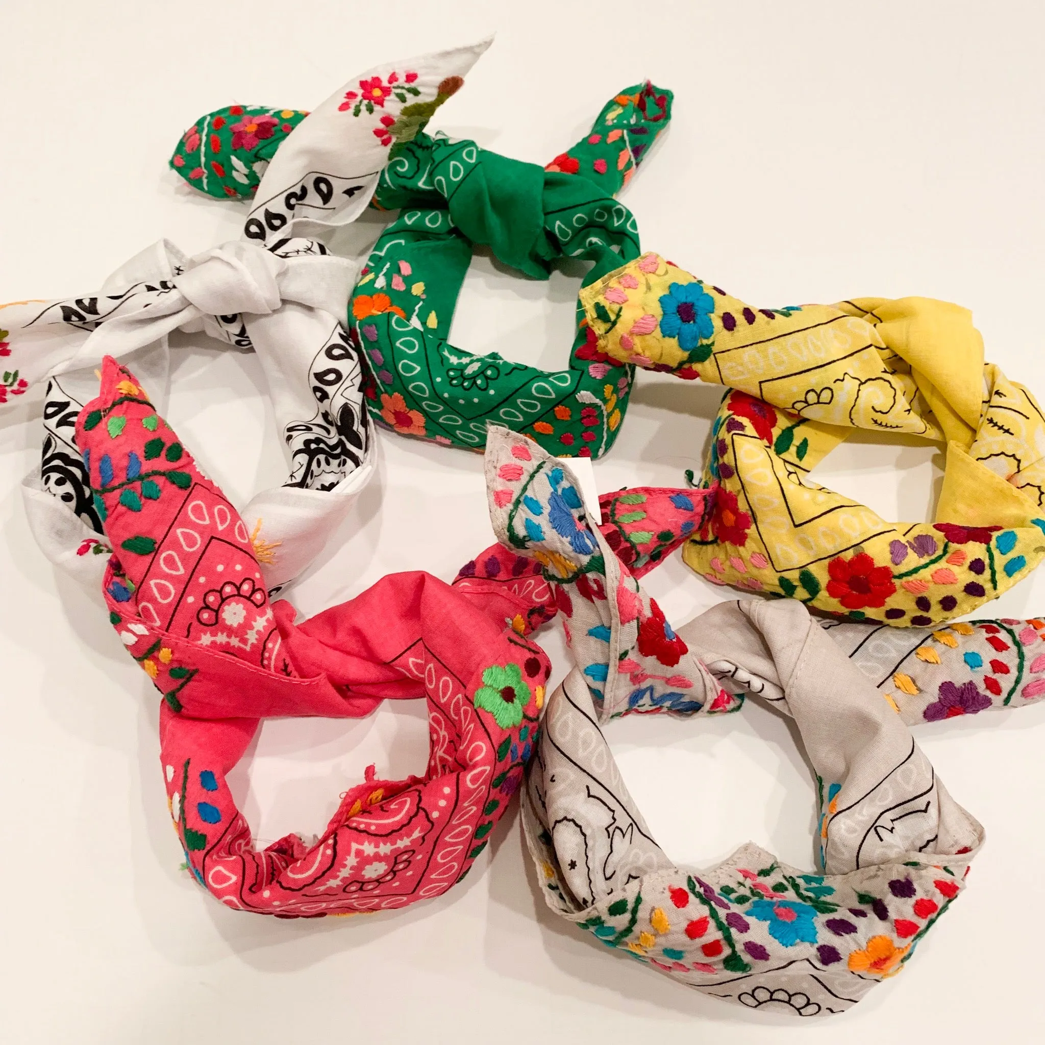 Neck scarves with Flowers (Assorted colors)