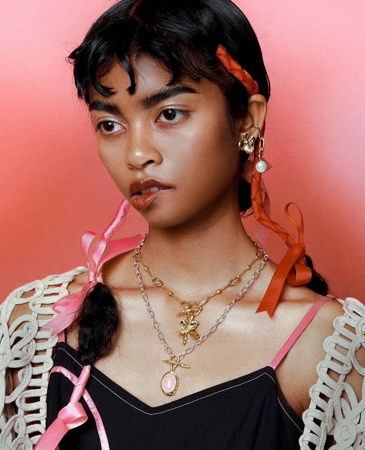 NODES WITH LILY PENDANT // choker