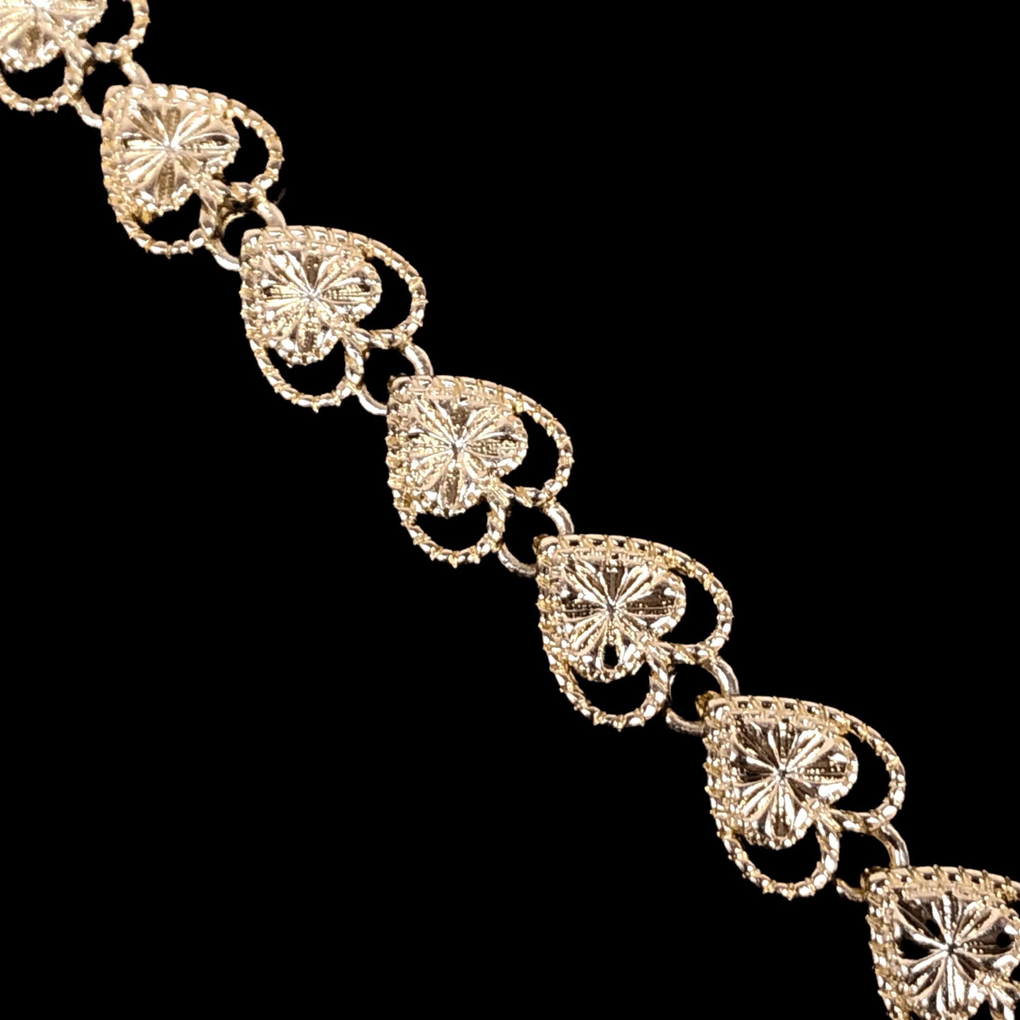 Oro Laminado Gold Filled Parisian Edition Gilded Heart Bracelet