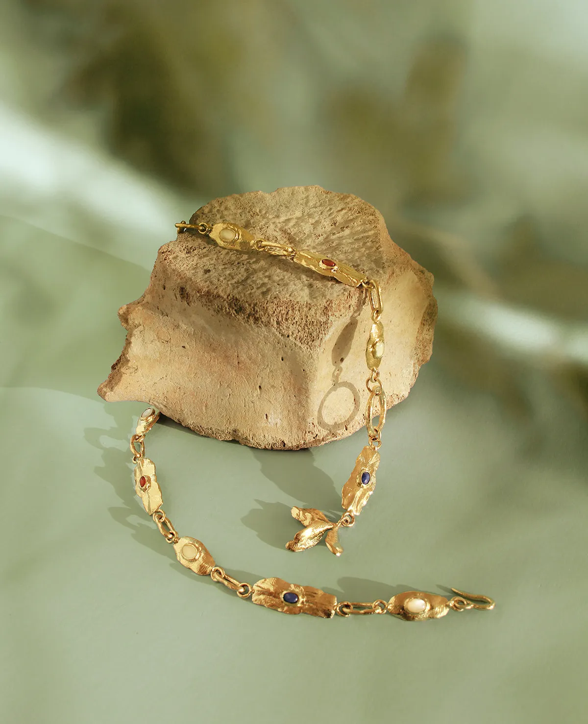 OXALIS ARMOR // necklace