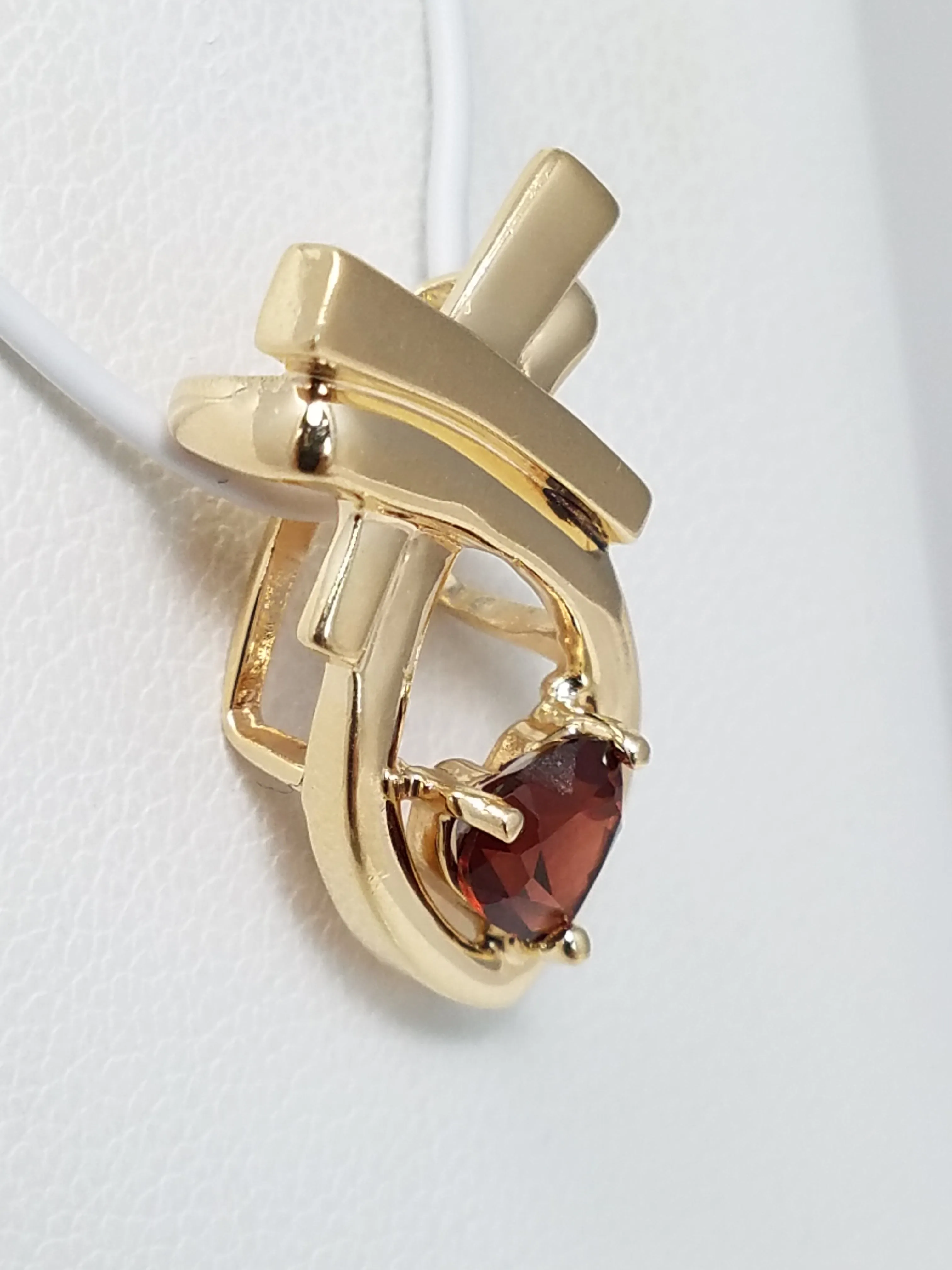 Pretty 1/2ct Natural Garnet Heart 14K Yellow Gold Pendant