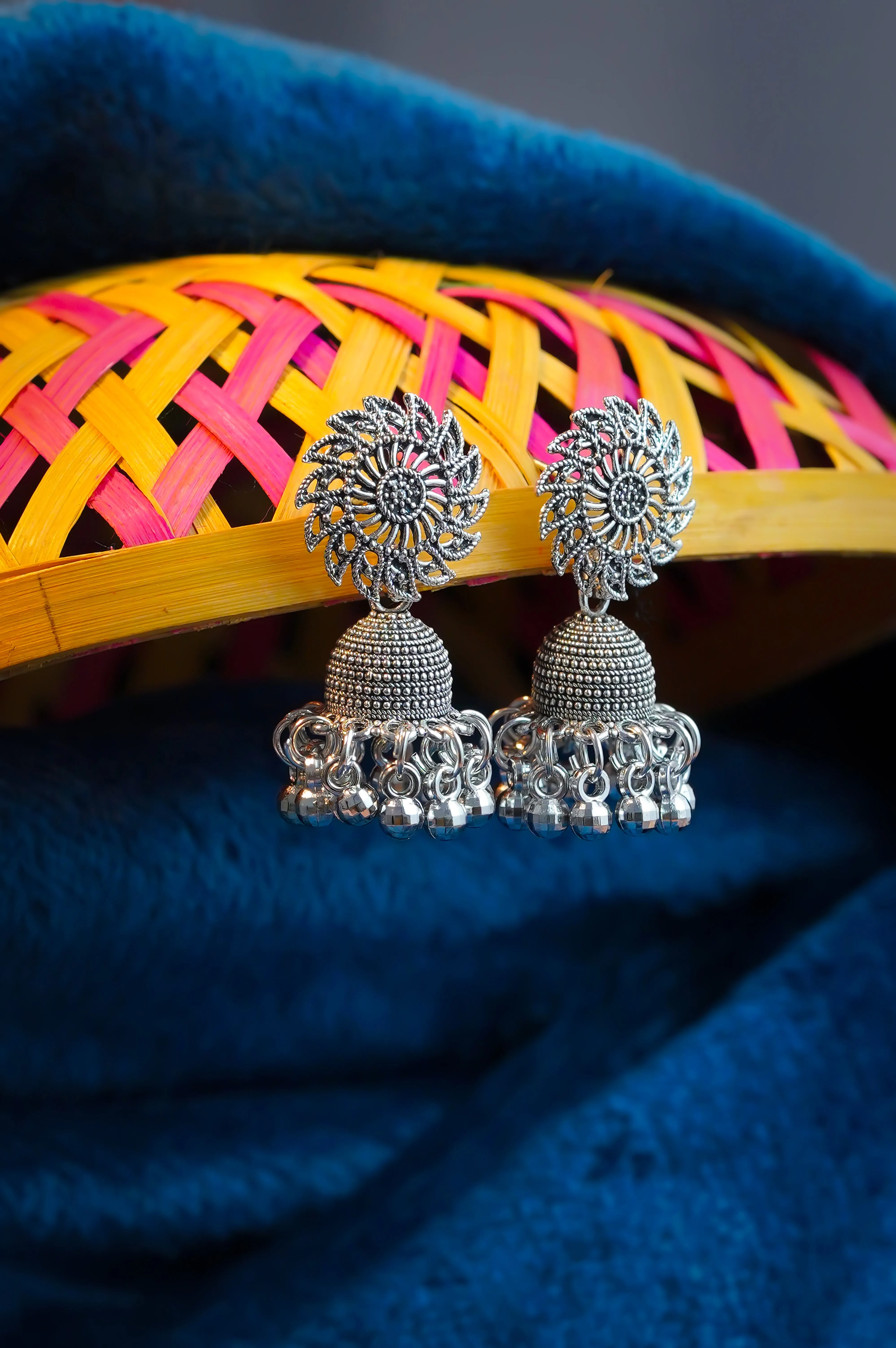 "Enchanting Emerald Jhumka"