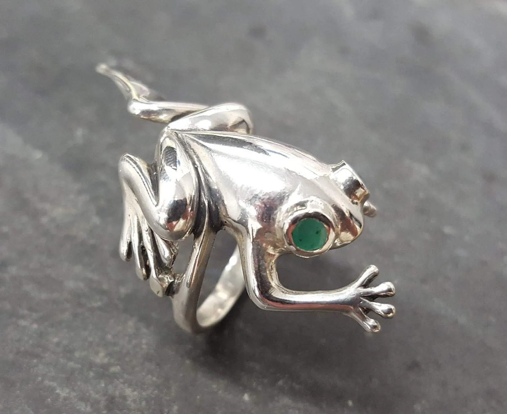 Silver Frog Ring - Natural Emerald Ring - Long Vintage Ring
