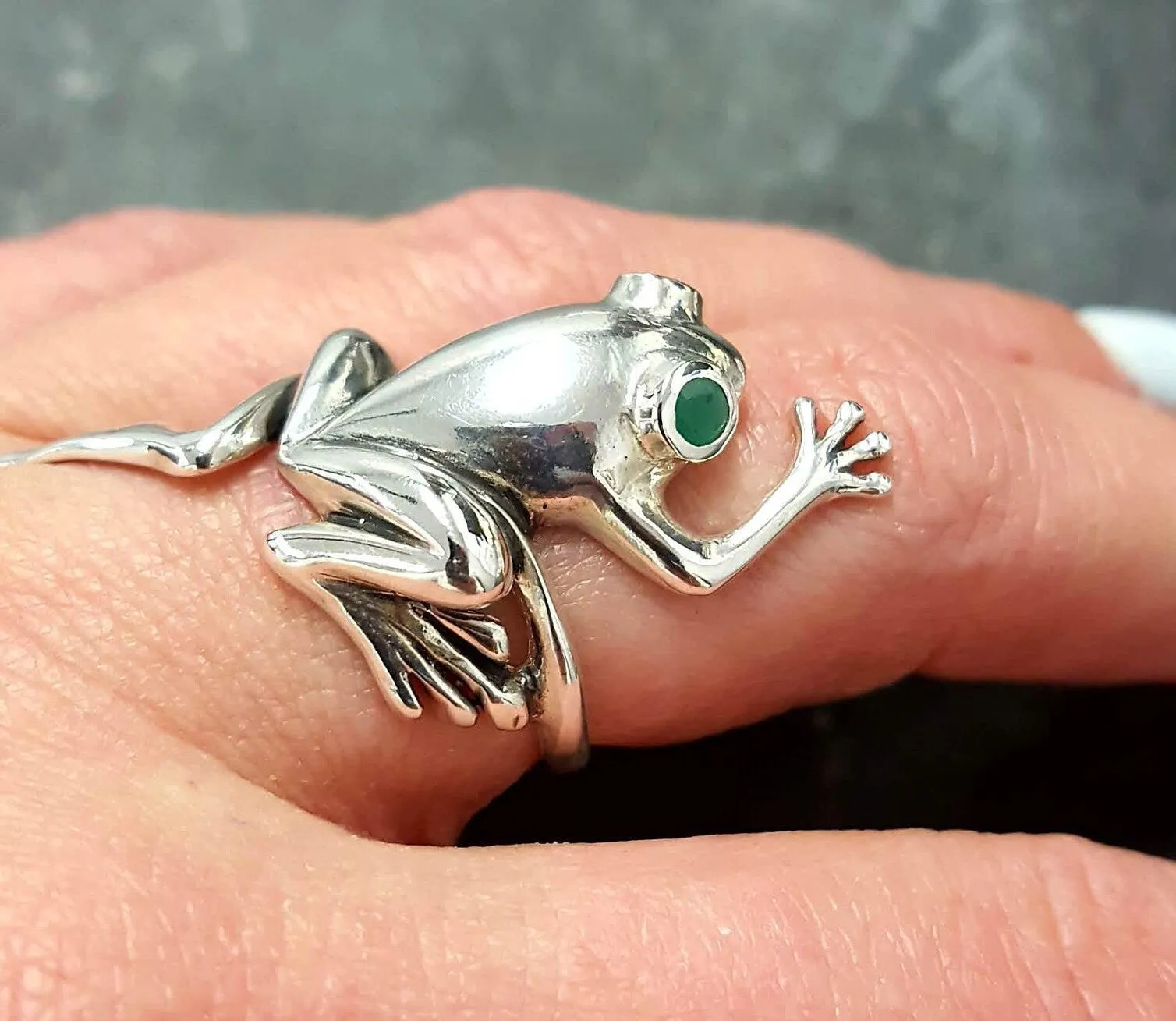 Silver Frog Ring - Natural Emerald Ring - Long Vintage Ring