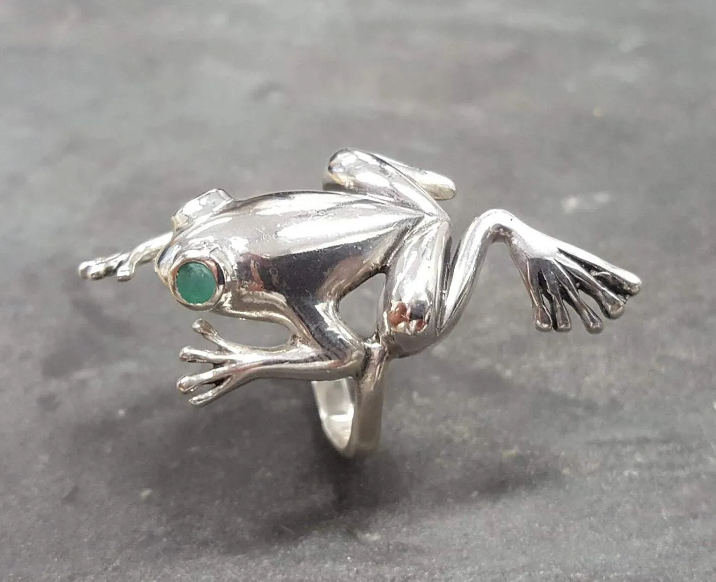 Silver Frog Ring - Natural Emerald Ring - Long Vintage Ring