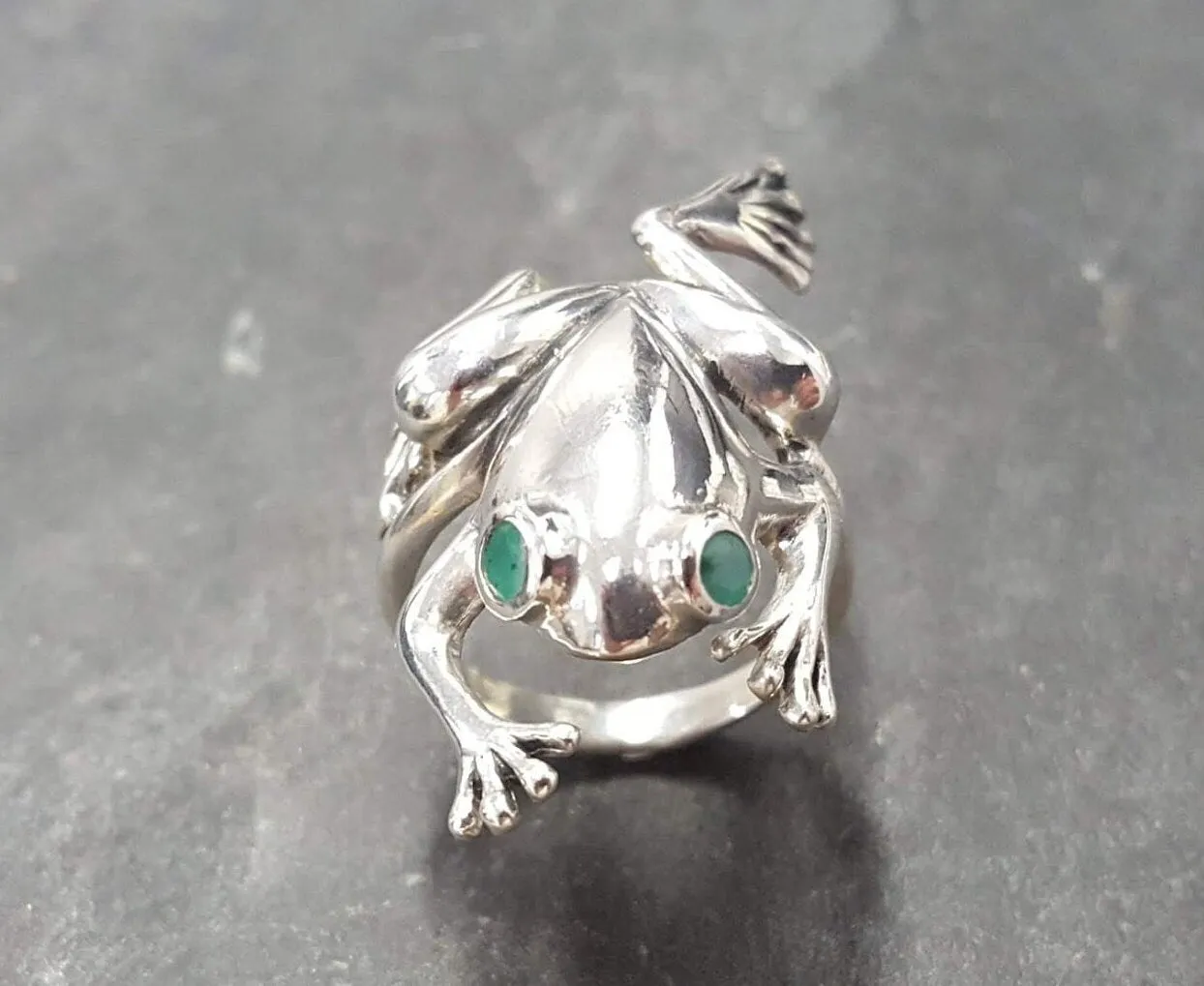 Silver Frog Ring - Natural Emerald Ring - Long Vintage Ring