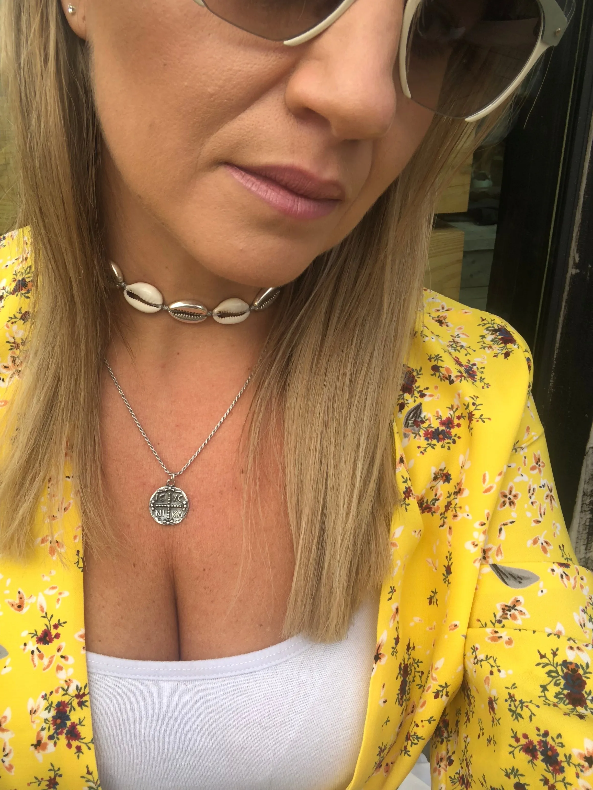 Silver Star Shell Choker