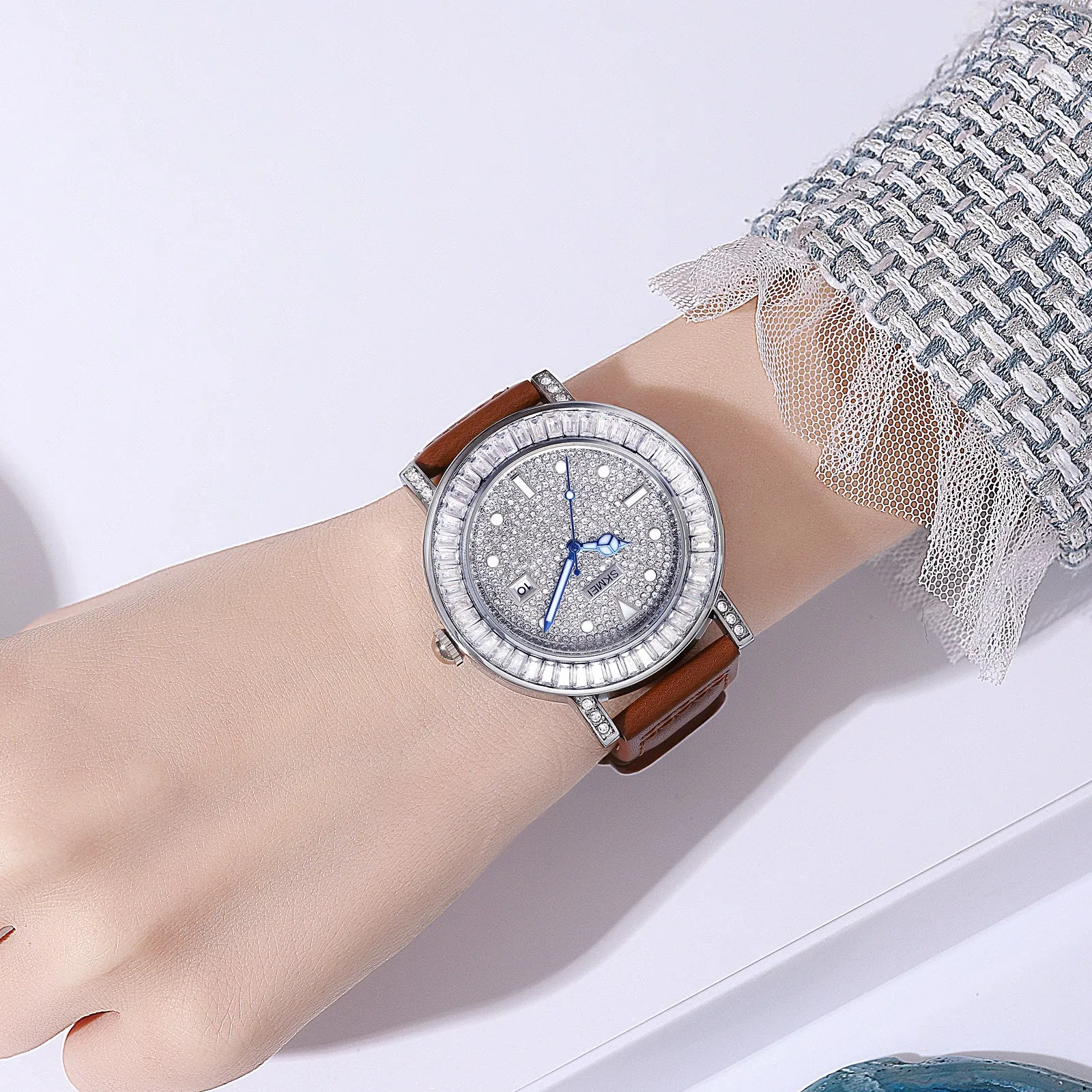 SKMEI 1953 Stylish Rhinestone Watch Bracelet for Women w/ PU Leather Strap