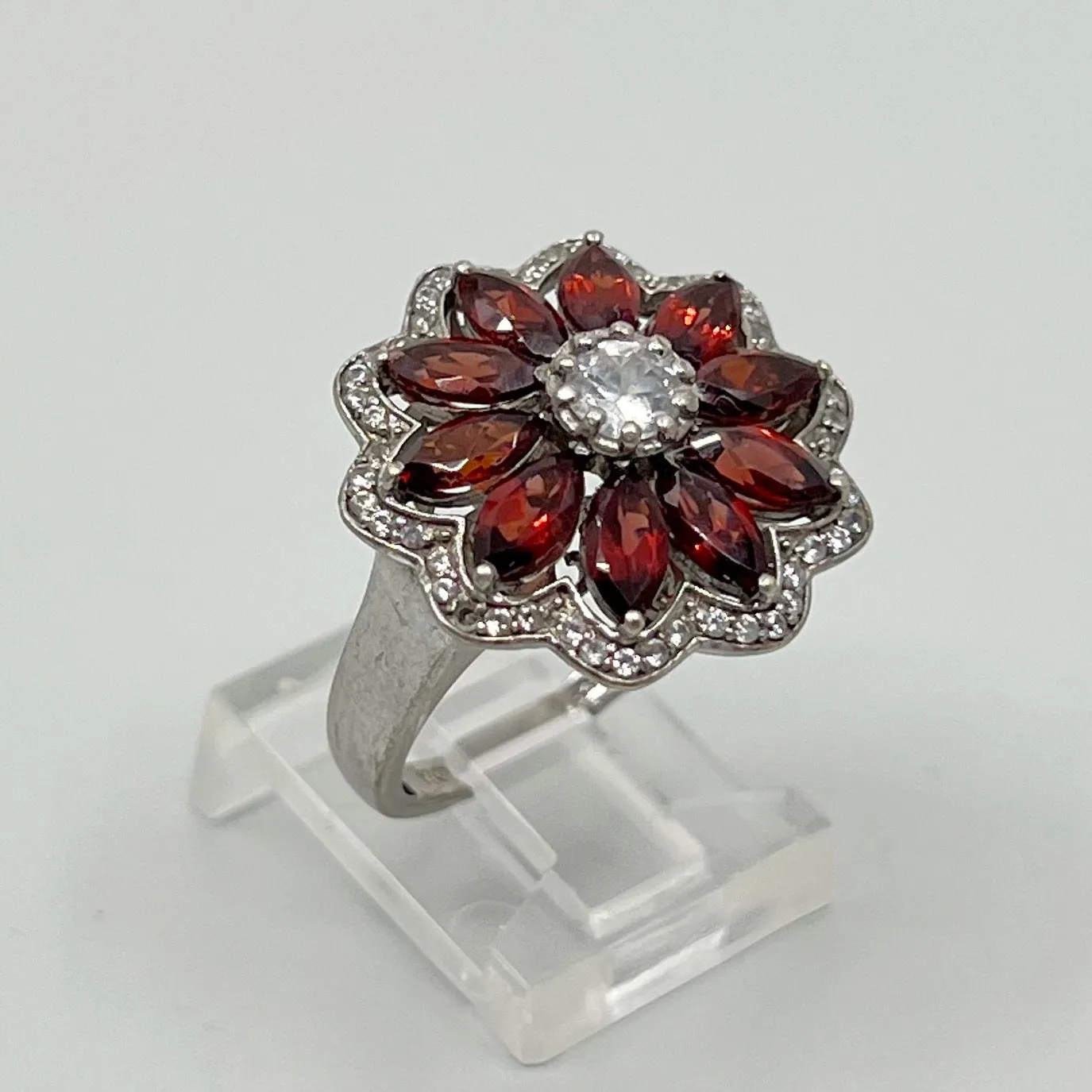 sterling silver cubic zirconia & garnet ring GM32