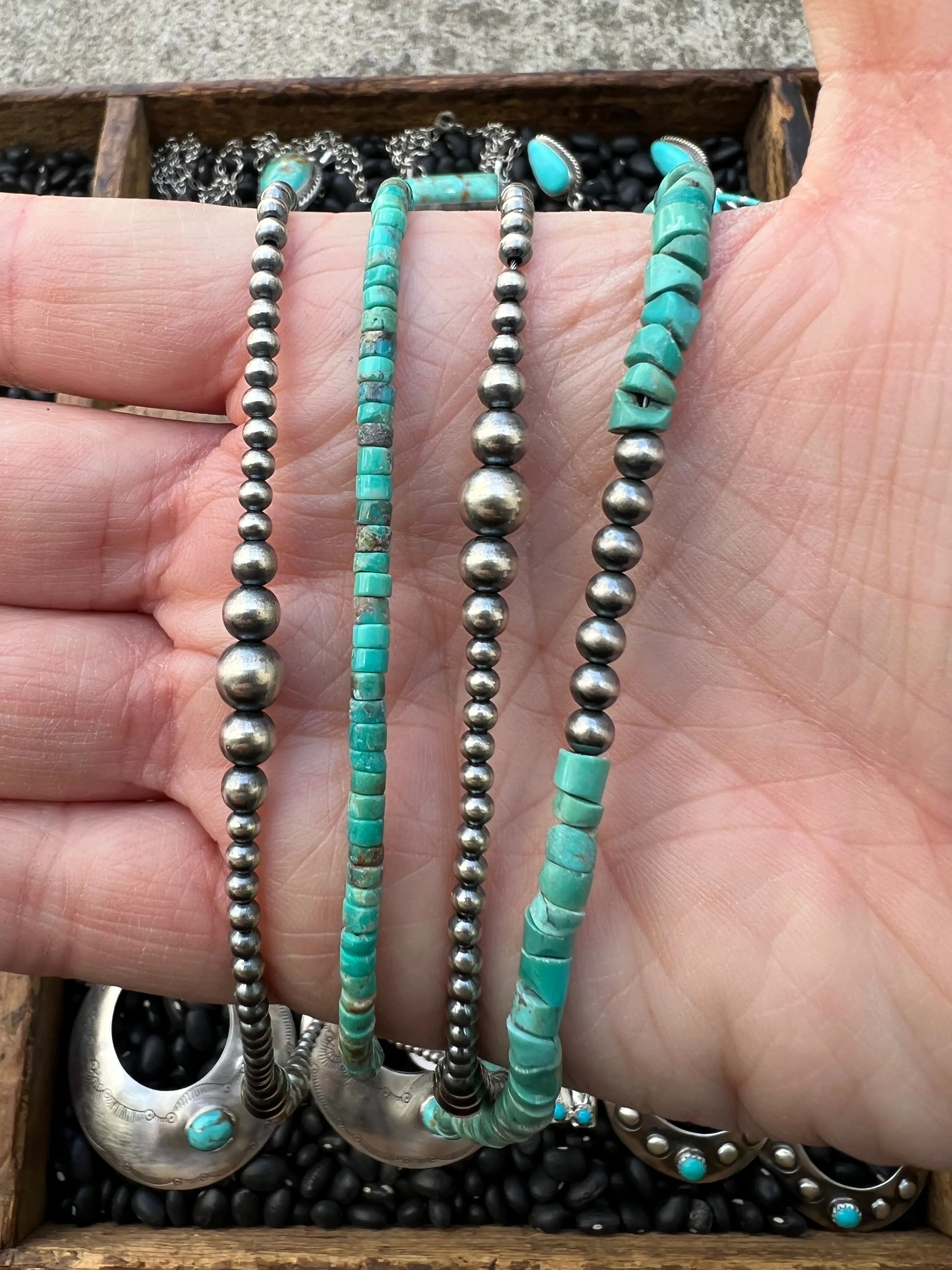 Variegated sterling silver pearl necklace