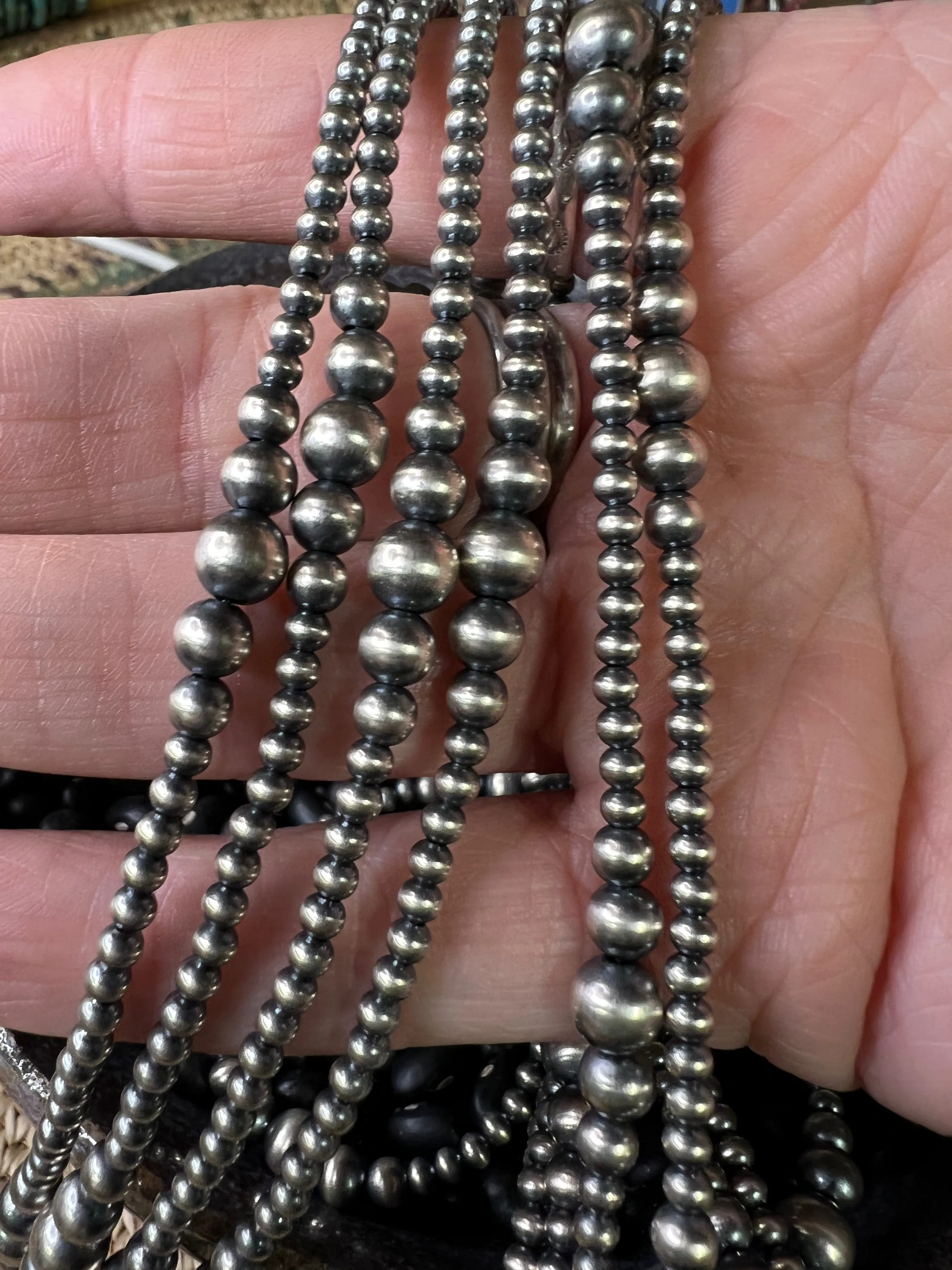Variegated sterling silver pearl necklace