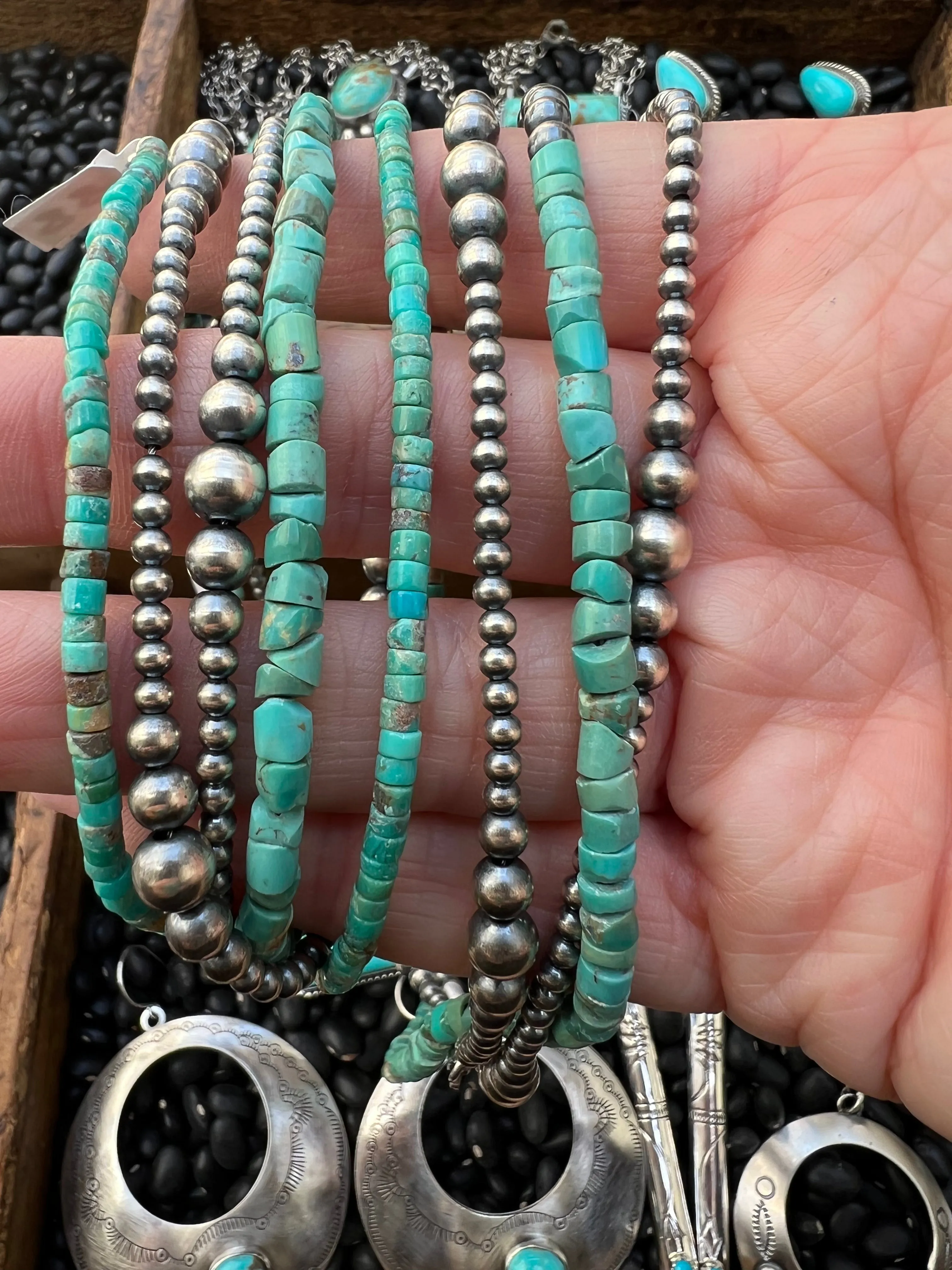 Variegated sterling silver pearl necklace