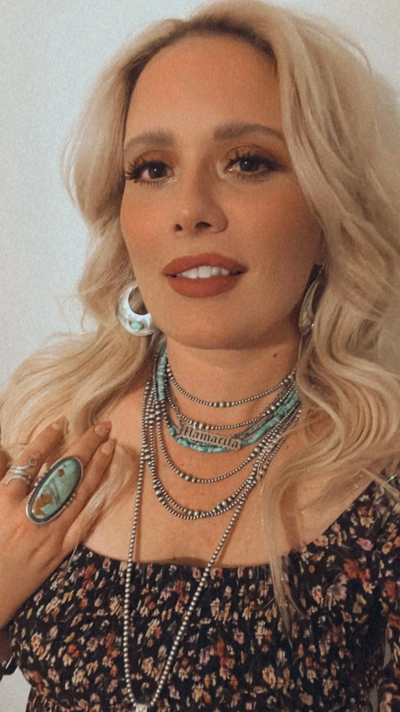 Variegated sterling silver pearl necklace