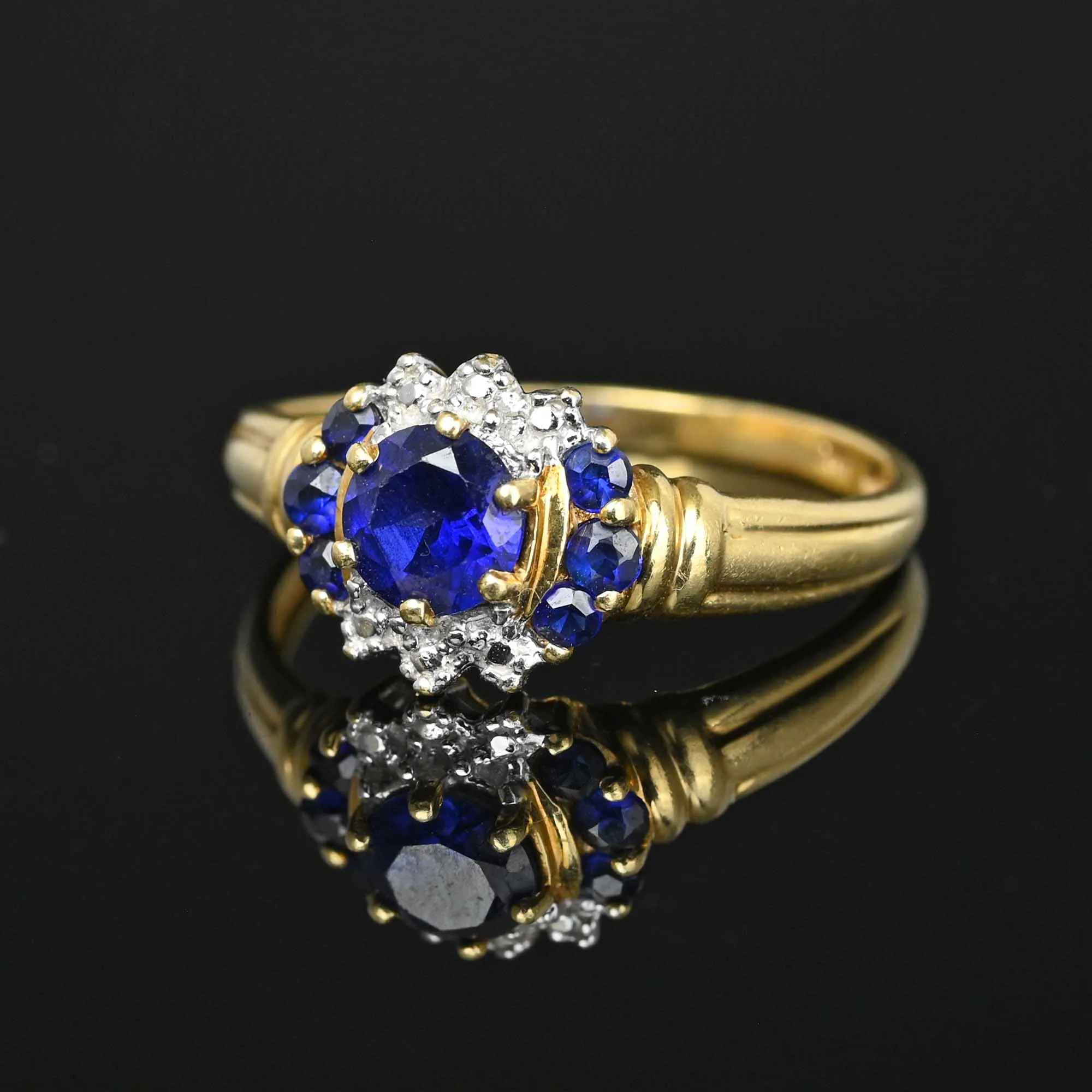 Vintage Solitaire Blue Sapphire Ring in 10K Yellow Gold